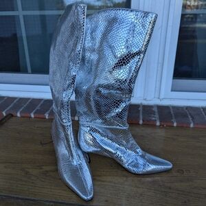 NEW Steve Madden Newlyn knee High Boots Silver Metallic Women’s Size 7M